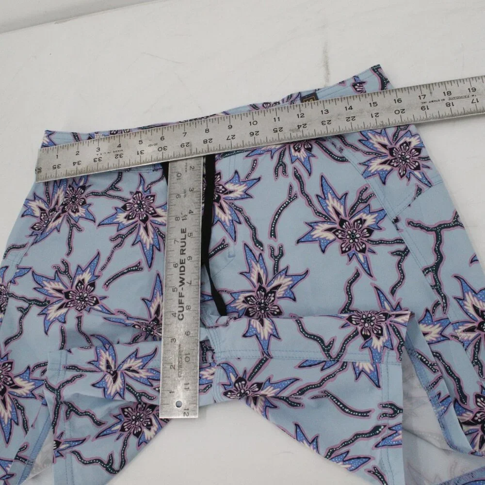 NWOT Roark Board Shorts Men's 30 The Passage 17